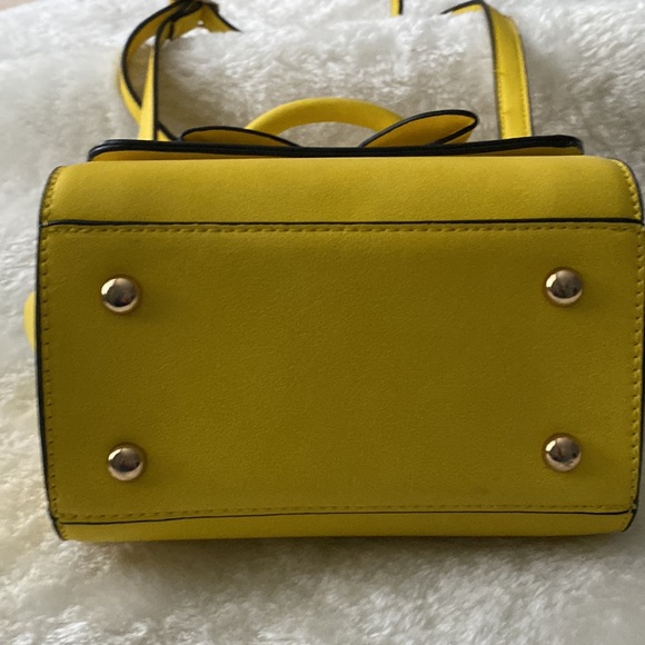 Cute Yellow BOLSA Handbag with Big Bow - Picture 6 of 14